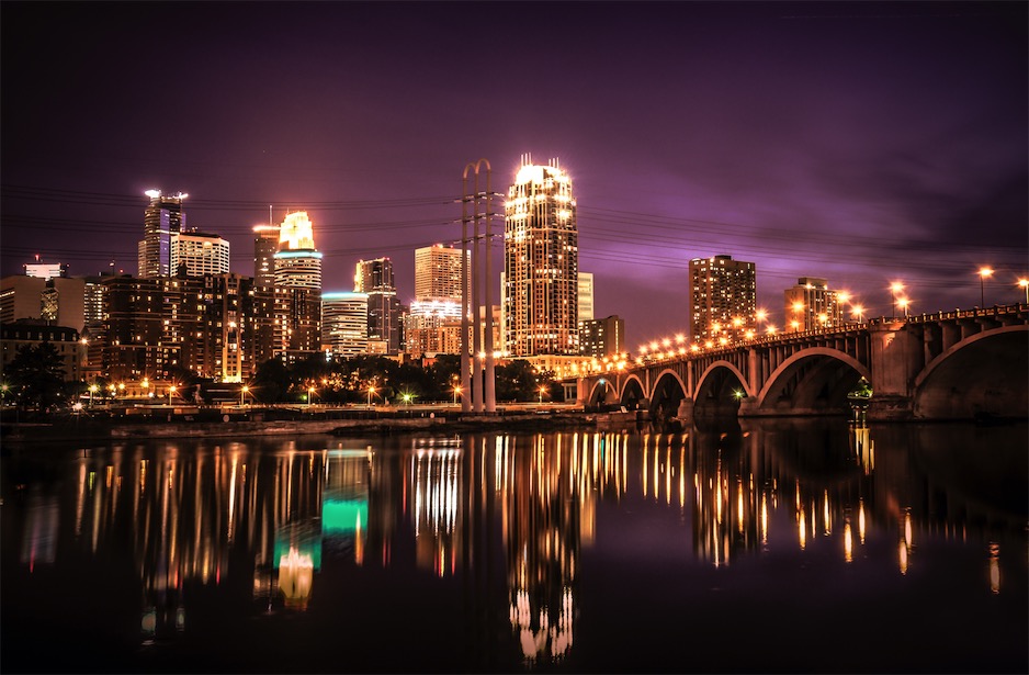 今夜明尼苏达森林狼外线爆发——国王杯节点到来，气氛紧张，控场能力受关注(2004年nba森林狼与国王抢七高清视频)