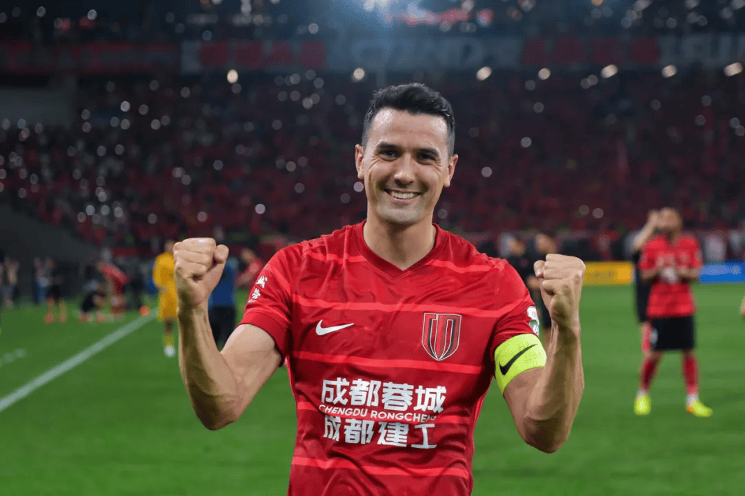 成都蓉城在争冠关键时刻丢分 成都蓉城在争冠关键时刻丢分