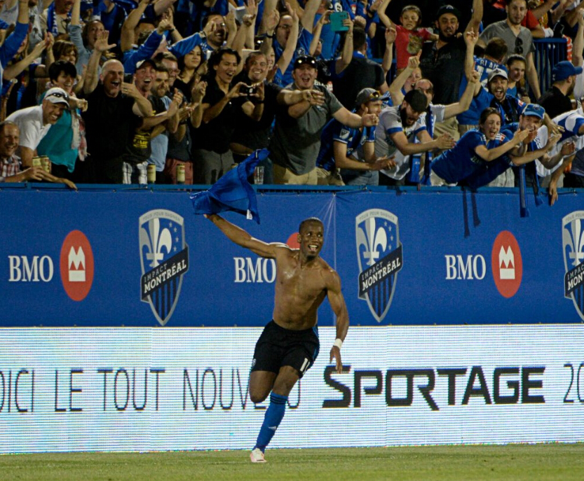 德罗巴裁判吹哨继续进攻吃牌的视频